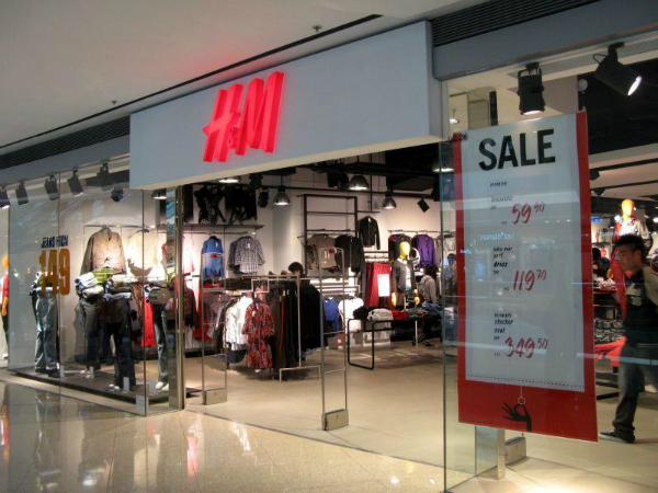 Actiunile H&M ating minimul ultimilor 13 ani