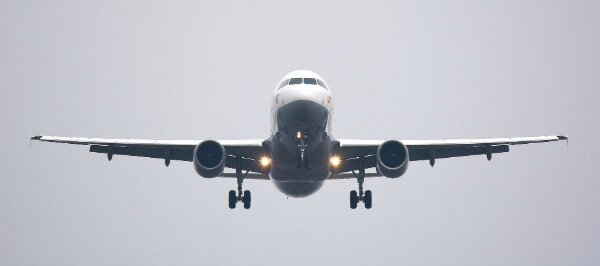 Aeroporturile din Bucuresti opereaza in conditii de iarna, cu intarzieri de 30 min. la decolare