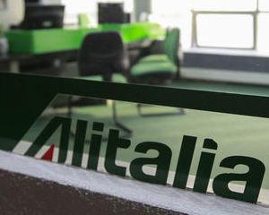 Cati angajati va concedia Alitalia