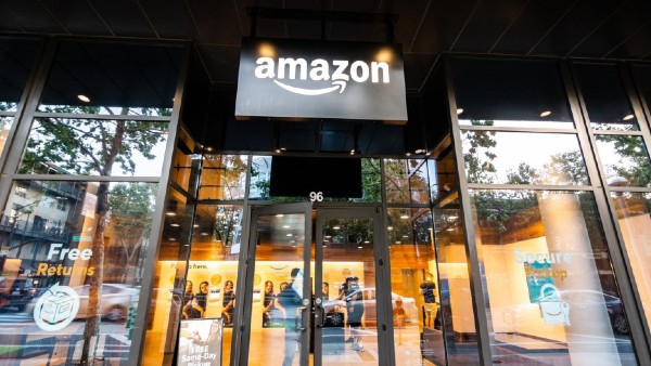 Amazon da lovitura pe piata de divertisment. Dupa ce a cucerit retail-ul online, Amazon vrea sa acapareze si industria de entertainment printr-o mutare pe care o tine acum secreta