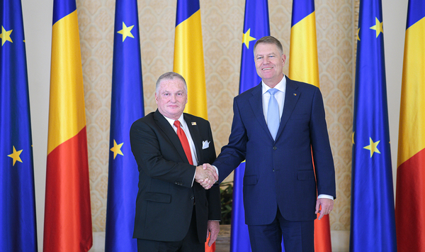 Noul ambasador al SUA in Romania i-a inmanat scrisorile de acreditare presedintelui Klaus Iohannis