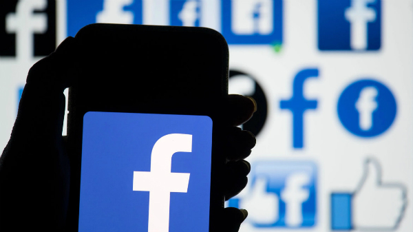 Facebook accepta sa plateasca 500.000 de lire sterline pentru scandalul Cambridge Analytica