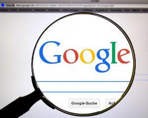 UE sanctioneaza Google cu cea mai mare amenda din istorie pentru practici necompetitive. Google contesta decizia