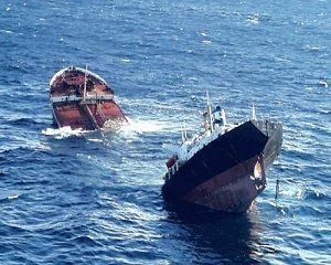 16 martie 1978: unul dintre cele mai mari tancuri petroliere din lume s-a scufundat langa coastele atlantice ale Frantei