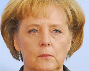 Merkel, "atacata" de o drona. Cancelarul a zambit copios