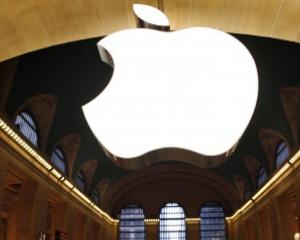 Compania Apple, data in judecata, dupa ce i-ar fi obligat pe angajati sa nu isi ia pauzele de masa