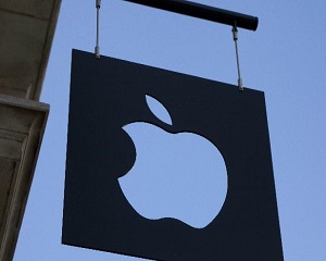 Apple a lansat versiunea mai ieftină a MacBook Air