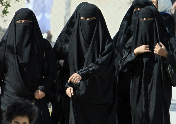 Drept fara precedent obtinut de femeile din Arabia Saudita: NU mai sunt obligate sa ...