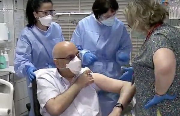 Raed Arafat s-a vaccinat impotriva SARS-CoV-2