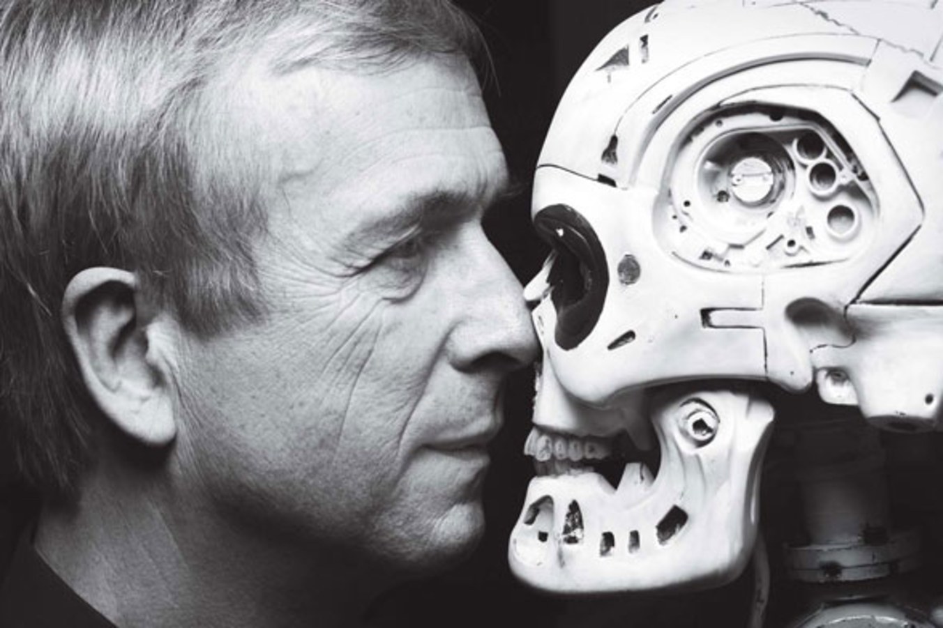 Viitorul va fi al cyborgilor. Omul de stiinta care conecteaza creierul cu AI vine la IMWorld