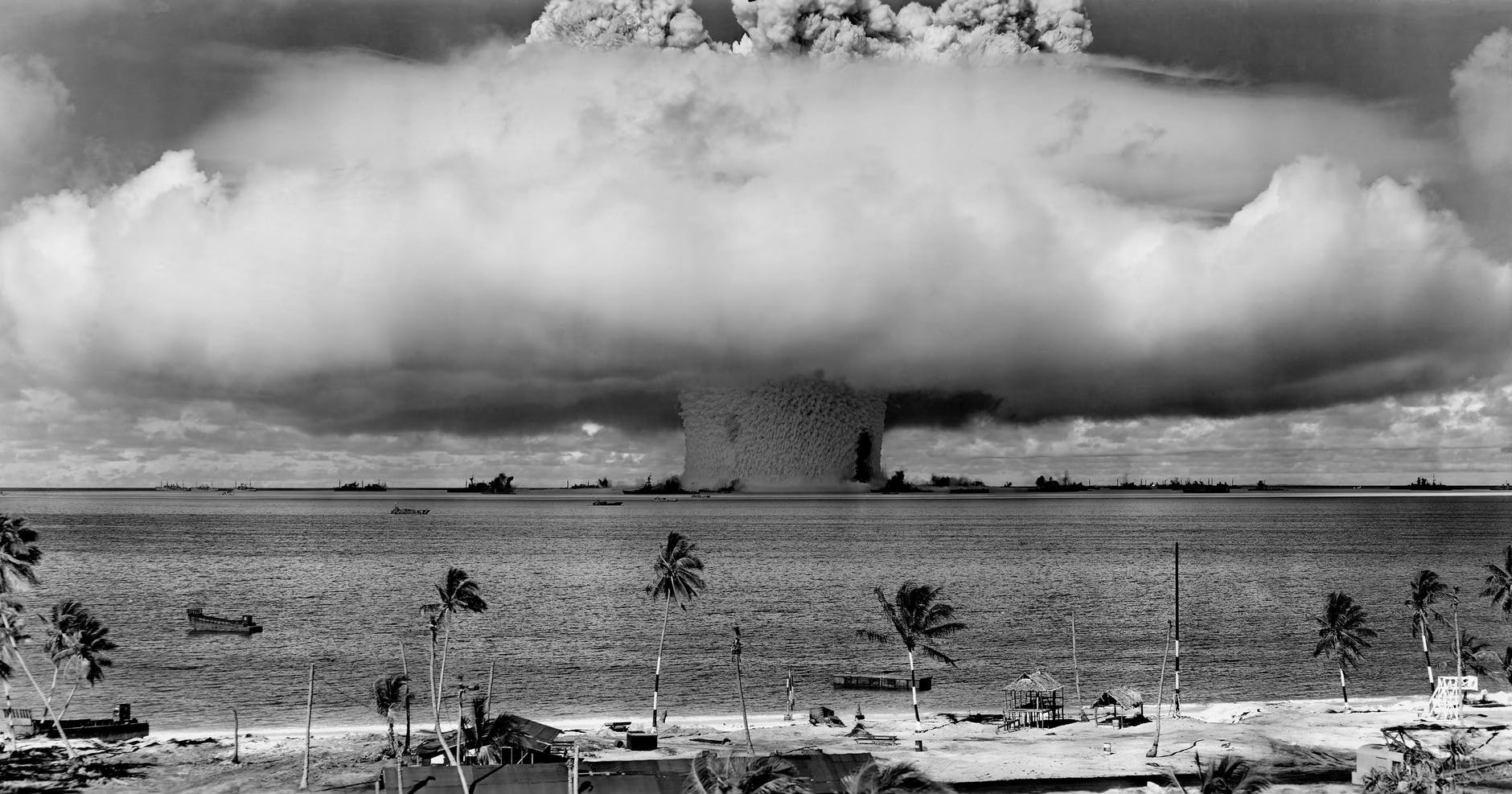 50 de state au semnat un tratat international de interzicere a focoaselor nucleare. Printre ele nu se regaseste niciuna dintre tarile care detin astfel de arme