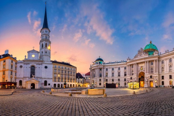 Breaking News: Romanii care intra in Austria, bagati in carantina 14 zile