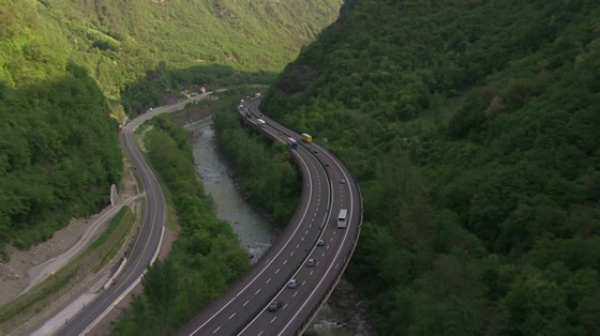 Incepe constructia autostrazii Sibiu-Pitesti. Se fac 9 tunele de 5 km pe cea mai frumoasa autostrada din Romania