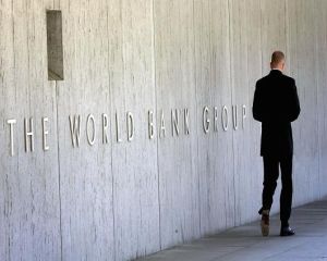 Directorul economic al Bancii Mondiale renunta la o parte din bonusul sau