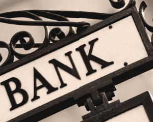 SONDAJ RENTROP & STRATON MARKET RESEARCH: Ratele la banci sunt cele mai impovaratoare cheltuieli