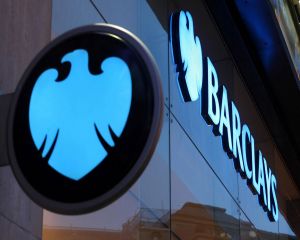 Barclays inchide 400 de sucursale si isi deschide ghisee in supermarket-uri