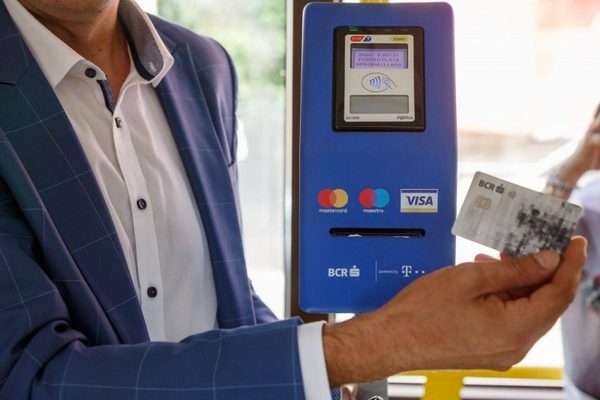 Calatoriile cu mijloacele de transport ale STB vor putea fi platite direct cu cardul bancar contactless
