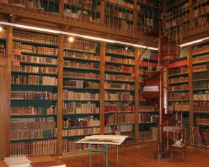 MEN: Biblioteca Pedagogica Nationala este tolerata de actualii proprietari ai cladirii