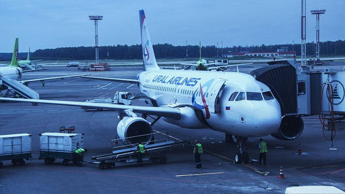 De 9 ori mai scumpe: biletele de avion cu plecare din Moscova au un pret exorbitant, dupa anuntul de mobilizare