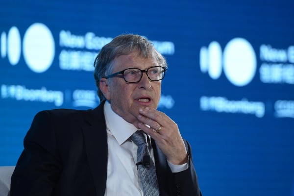 Poveste cu iz amoros la varful Microsoft. Dupa o aventura cu o angajata, Bill Gates ar fi fost nevoit sa se retraga de la conducerea companiei careia i-a pus bazele