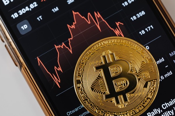 investind pe piata bitcoin