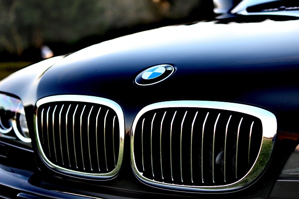 BMW ocoleste Romania si investeste un miliard de euro intr-o uzina in Ungaria