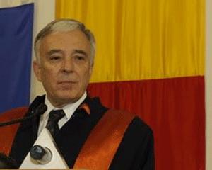 Mugur Isarescu a devenit Doctor Honoris Causa al Universitatii din Bucuresti