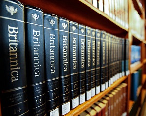 13 martie 2012: dupa 244 de ani de la prima aparitie Enciclopedia Britanica isi opreste editia tiparita