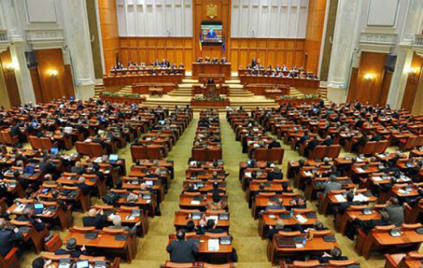 Parlamentul si presedintele - ping pong cu Bugetul. Legea a fost adoptata fara nicio modificare