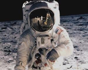 Legendarul Buzz Aldrin ii indeamna pe oameni sa colonizeze Planeta Rosie