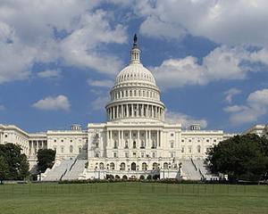 SUA a evitat insolventa: Congresul american a ridicat plafonul datoriei publice