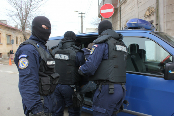 Orban: Politia si Jandarmeria vor verifica persoanele izolate sau aflate in carantina