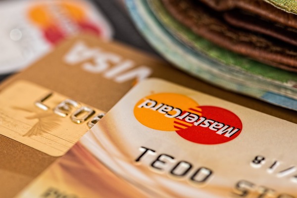 Retrageri de numerar sau plati de facturi contactless la bancomatele BRD