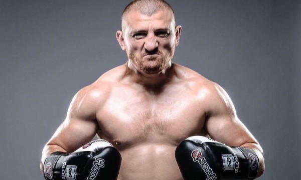 Catalin Morosan candideaza din partea PNL la alegerile locale. Ce functie vaneaza pugilistul