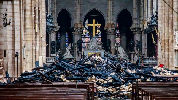 Donatii generoase pentru Notre-Dame din bani publici romanesti: Clujul doneaza 100.000 de lei