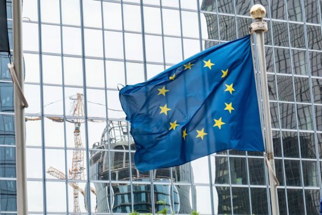 Comisia Europeana: Indicatorul de incredere in economia Romaniei a scazut pentru a doua luna consecutiv