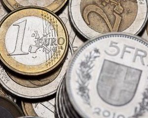 Francul elvetian s-a descurcat cel mai bine dintre monedele statelor  G10