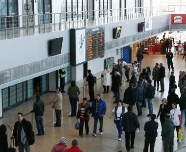 Tot mai multe milioane de pasageri pe aeroporturile bucurestene