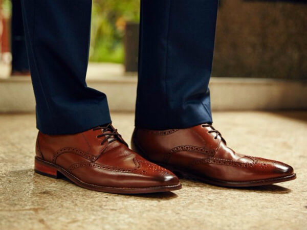 Codul bunelor maniere in business: Pantofii potriviti in mediul profesional