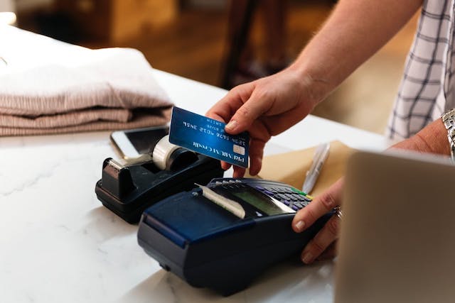 Comisia Europeana a amendat Mastercard cu 570 de milioane de euro