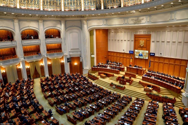 Dupa alarma de la GUVERN, exista suspiciuni de coronavirus si la PARLAMENT!