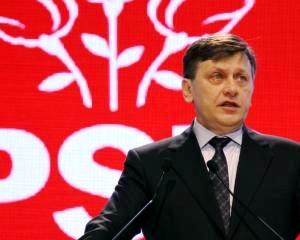 Crin Antonescu: Basescu si Ponta au coborat la un nivel inacceptabil de comportament