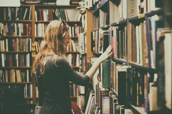 Despre teatre, muzee, biblioteci si alte cateva lucruri cu desavarsire nefolositoare