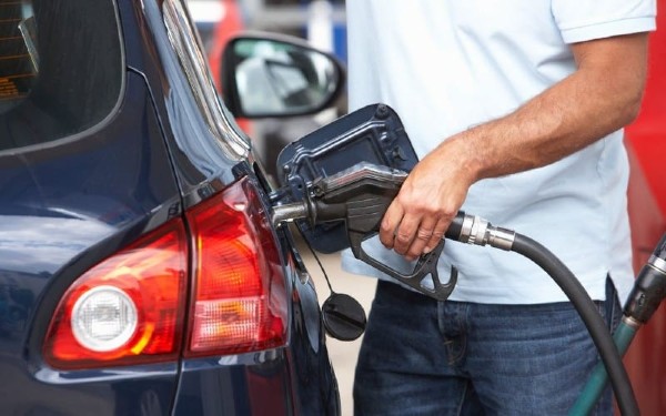 Cum poti reduce consumul de benzina sau motorina al masinii tale. Sfaturi practice si la indemana