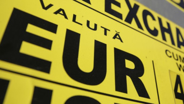 Cum sa cumperi EURO la pret bun, cand toata lumea se ingramadeste la 5,3 lei: secrete furate de la economisti
