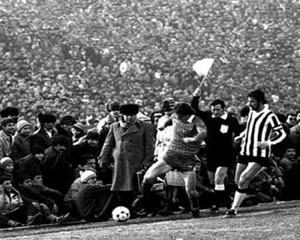 Amintiri din comunism: Recordul absolut de asistenta la un meci de fotbal din Romania (I)