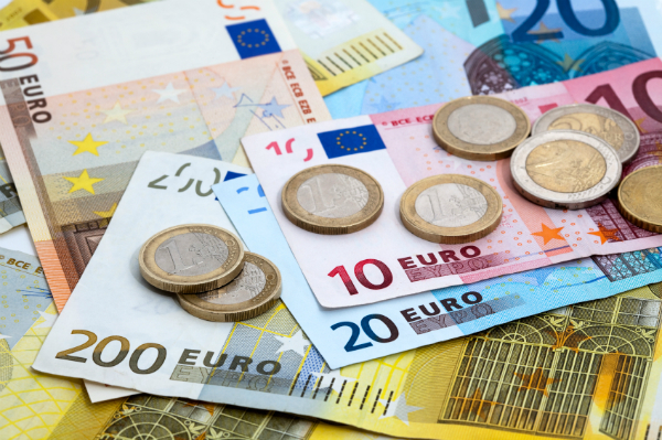 Euro a inceput luna pe crestere. Ce se intampla cu ROBOR