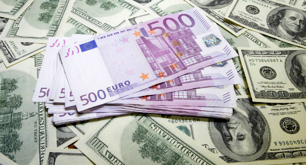 Curs valutar: Leul scade, in timp ce Euro si Dolarul cresc
