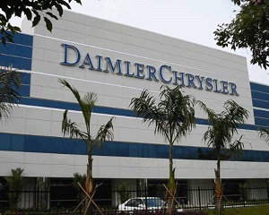 7 mai 1998: Daimler-Benz anunta achizitia Chrysler Corp
