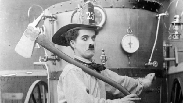 Astazi se implinesc 104 ani de la debutul lui Charlie Chaplin